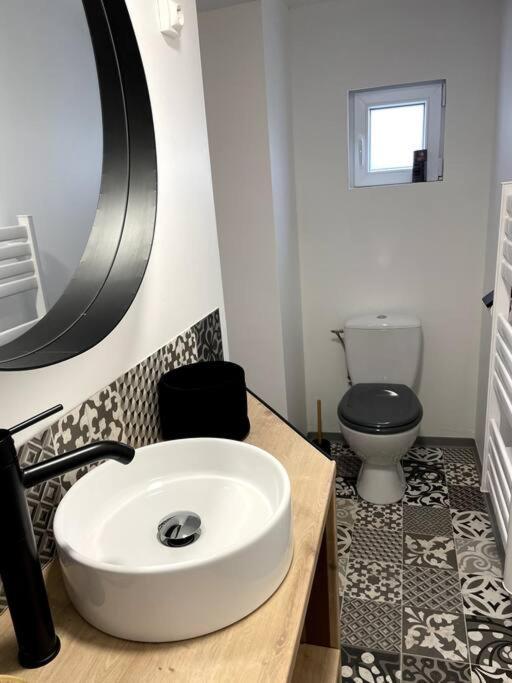 Bel Appartement Sur Cour Plein Centre Ville Et Parking Moulins  Exterior photo